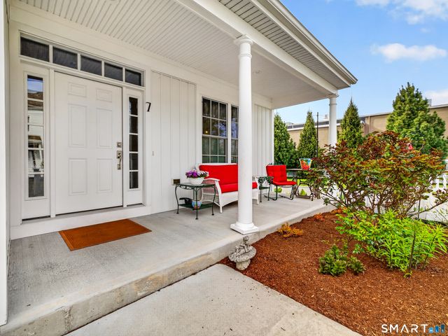 25 Sheffield Street 7, Old Saybrook, CT 06475