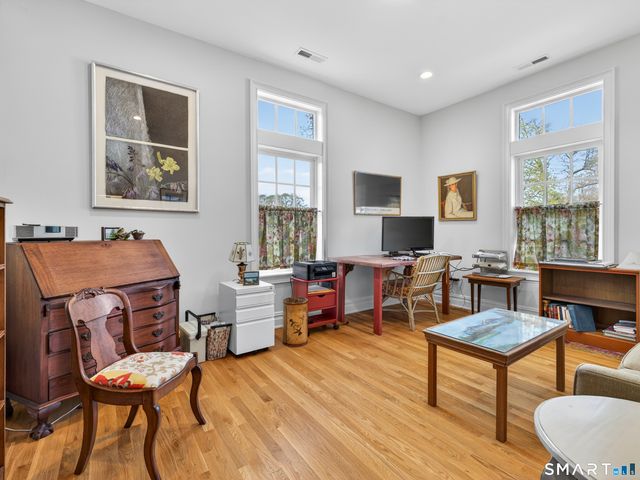 25 Sheffield Street 7, Old Saybrook, CT 06475