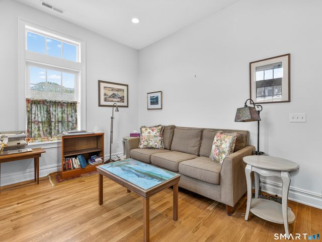 25 Sheffield Street 7, Old Saybrook, CT 06475