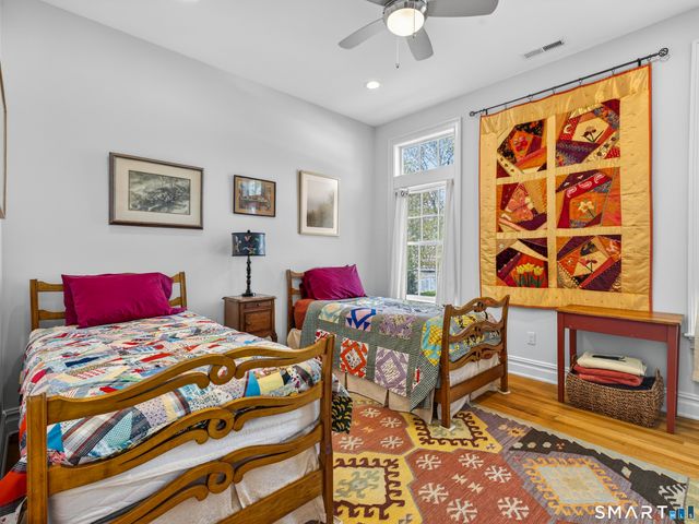 25 Sheffield Street 7, Old Saybrook, CT 06475