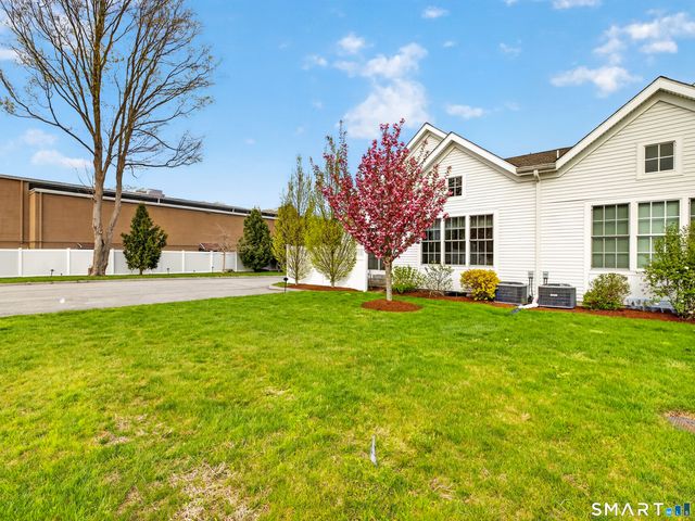 25 Sheffield Street 7, Old Saybrook, CT 06475