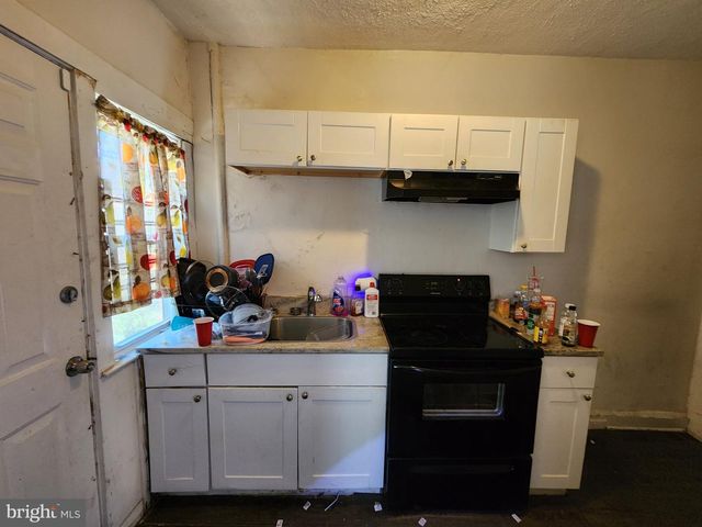 525 SHERIDAN AVE, Baltimore, MD 21212