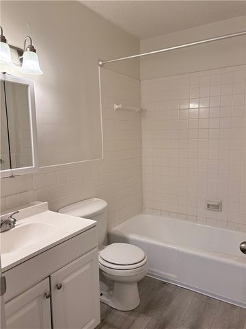 201 Jamestown B, Washington Twp, OH 45458