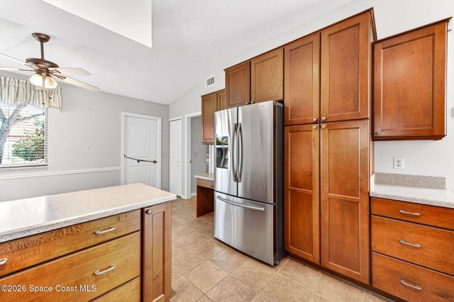 810 Parkside Place 810, Indian Harbour Beach, FL 32937