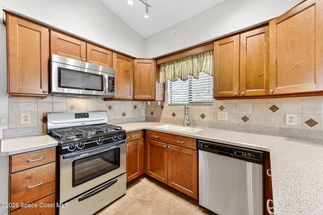 810 Parkside Place 810, Indian Harbour Beach, FL 32937