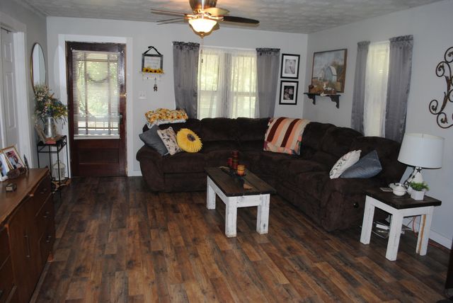 255 KY Highway 501, Waynesburg, KY 40489