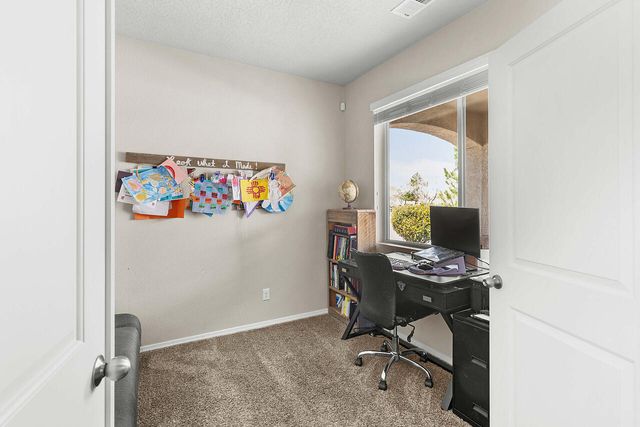 7068 Tombstone Road NW, Albuquerque, NM 87114