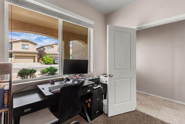 7068 Tombstone Road NW, Albuquerque, NM 87114