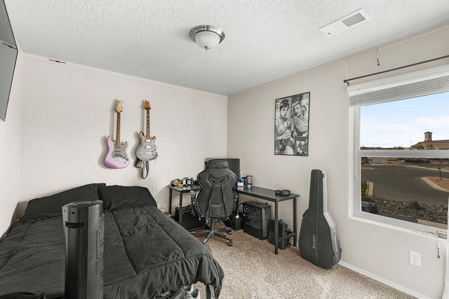 7068 Tombstone Road NW, Albuquerque, NM 87114