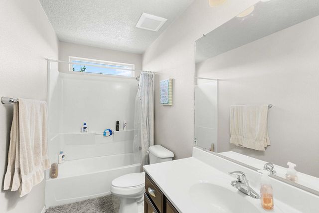 7068 Tombstone Road NW, Albuquerque, NM 87114