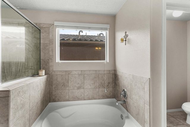 7068 Tombstone Road NW, Albuquerque, NM 87114