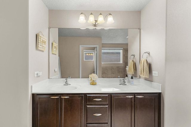 7068 Tombstone Road NW, Albuquerque, NM 87114