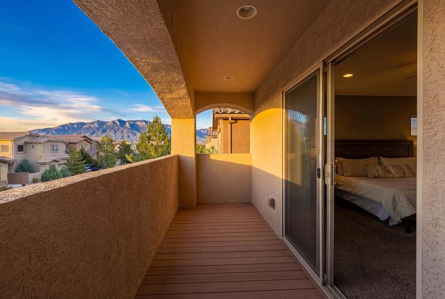 7068 Tombstone Road NW, Albuquerque, NM 87114