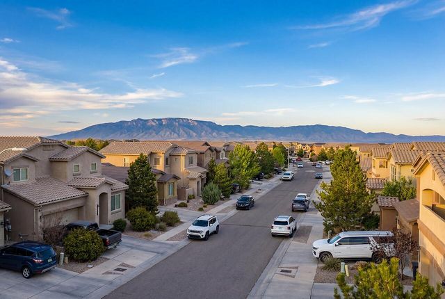 7068 Tombstone Road NW, Albuquerque, NM 87114