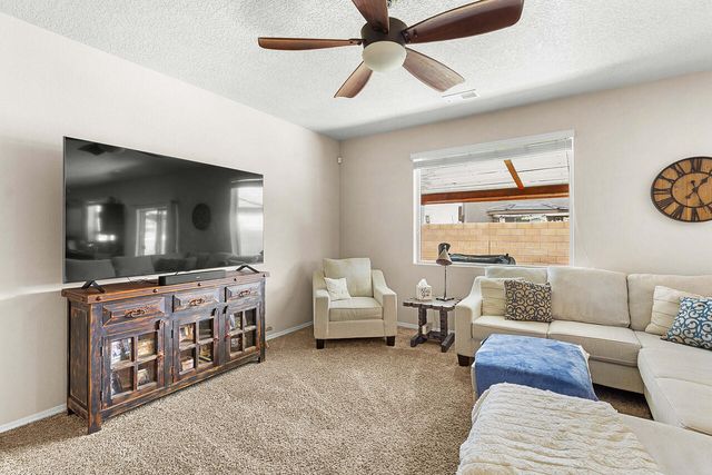 7068 Tombstone Road NW, Albuquerque, NM 87114