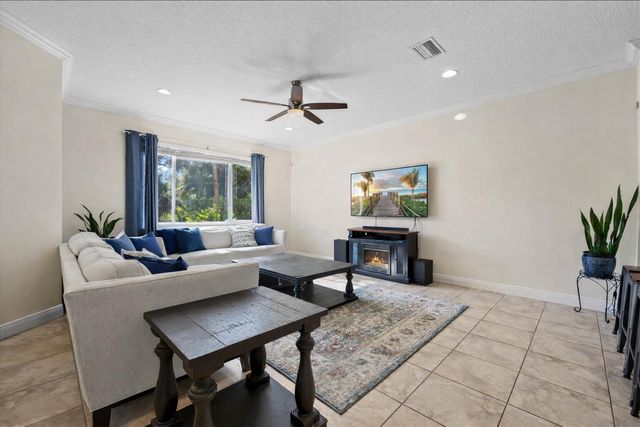 2134 Sabal Tree Court, West Palm Beach, FL 33411