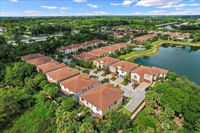 2134 Sabal Tree Court, West Palm Beach, FL 33411