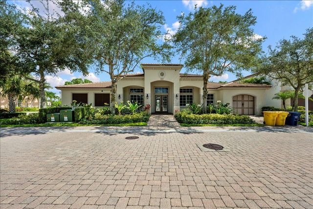 2134 Sabal Tree Court, West Palm Beach, FL 33411