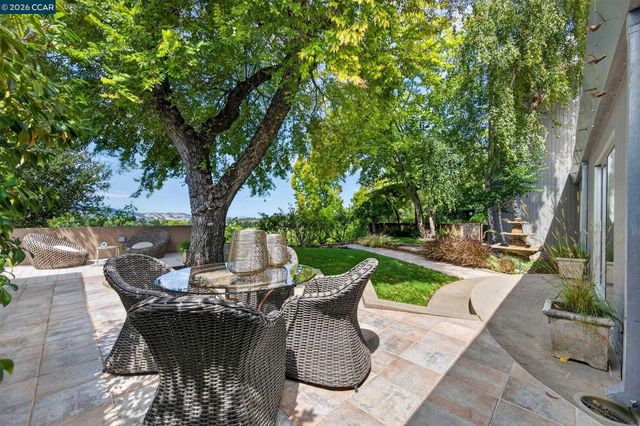 65 Bates Blvd, Orinda, CA 94563