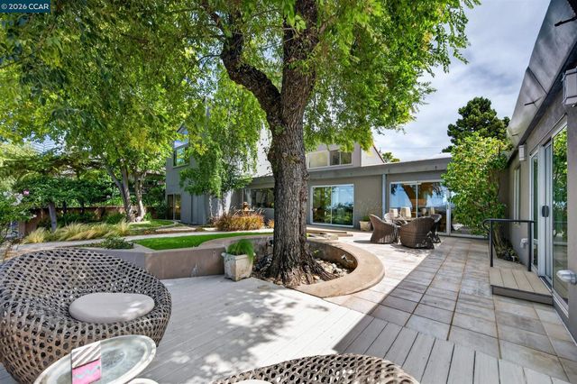 65 Bates Blvd, Orinda, CA 94563
