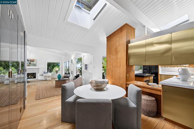 65 Bates Blvd, Orinda, CA 94563