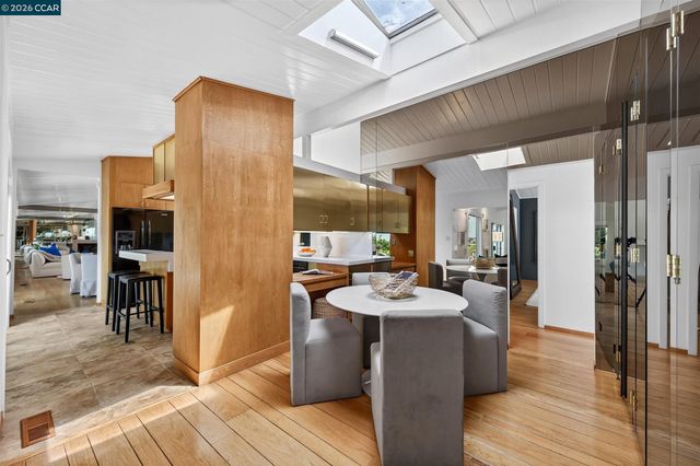65 Bates Blvd, Orinda, CA 94563