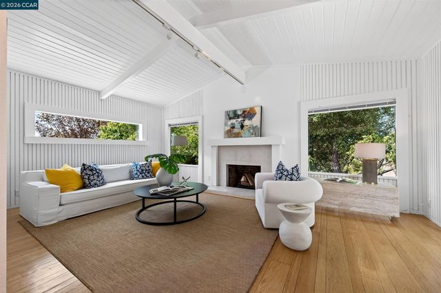65 Bates Blvd, Orinda, CA 94563