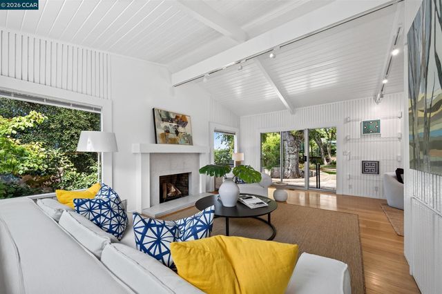 65 Bates Blvd, Orinda, CA 94563