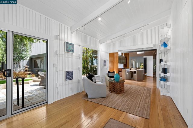 65 Bates Blvd, Orinda, CA 94563