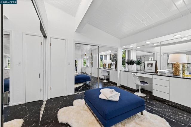 65 Bates Blvd, Orinda, CA 94563