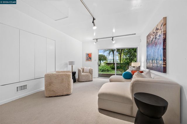 65 Bates Blvd, Orinda, CA 94563
