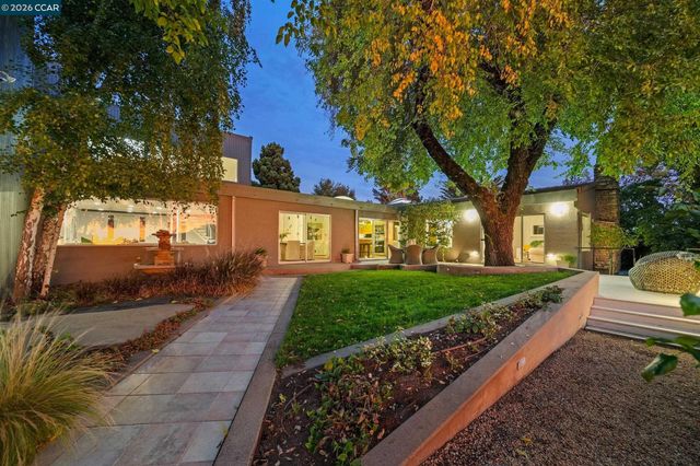 65 Bates Blvd, Orinda, CA 94563