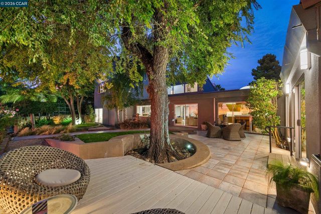 65 Bates Blvd, Orinda, CA 94563
