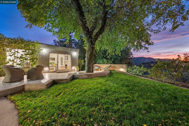 65 Bates Blvd, Orinda, CA 94563