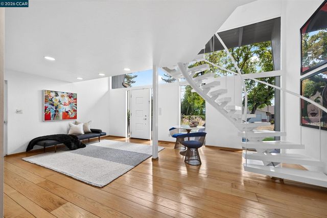 65 Bates Blvd, Orinda, CA 94563