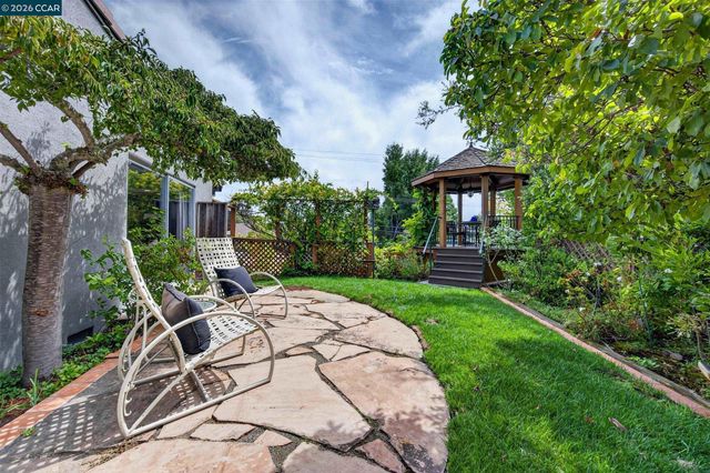 65 Bates Blvd, Orinda, CA 94563