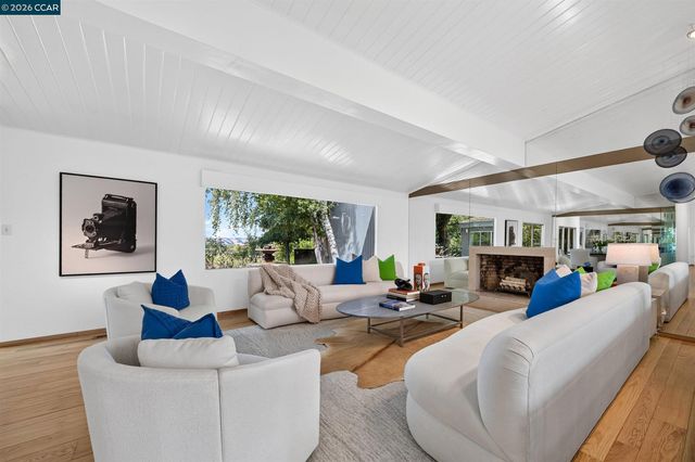 65 Bates Blvd, Orinda, CA 94563