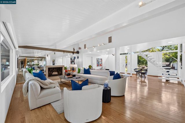 65 Bates Blvd, Orinda, CA 94563