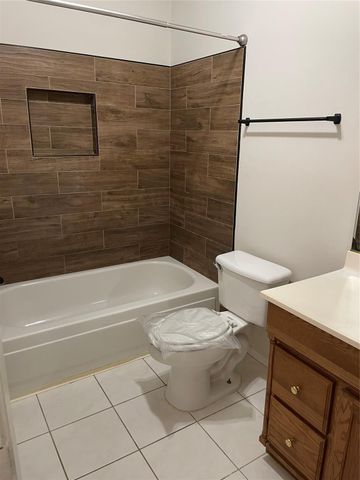 16915 Camberwell Green Lane, Houston, TX 77070