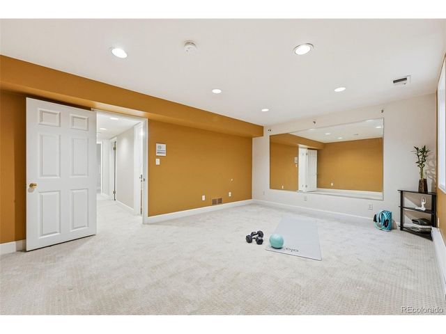 944 Ivanhoe St, Denver, CO 80220