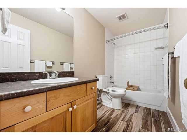 944 Ivanhoe St, Denver, CO 80220