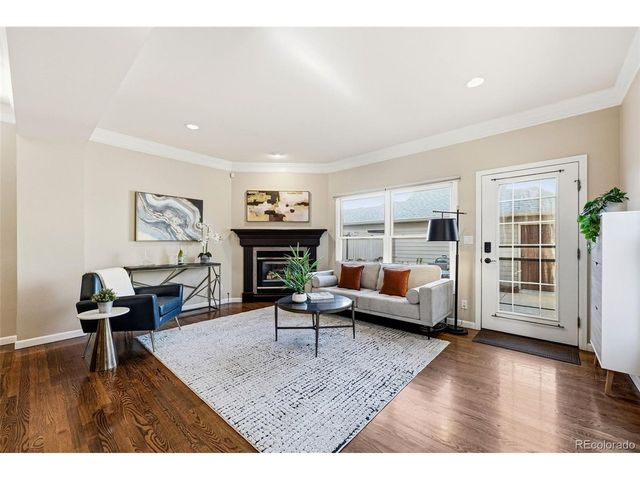 944 Ivanhoe St, Denver, CO 80220