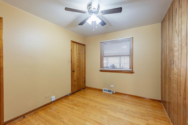 500 Grosvenor Place, Chicago Heights, IL 60411