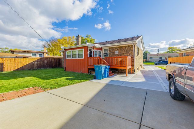 500 Grosvenor Place, Chicago Heights, IL 60411