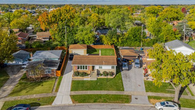 500 Grosvenor Place, Chicago Heights, IL 60411