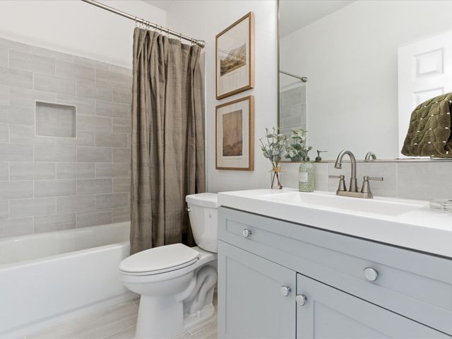 828 Old Tioga Road, Gunter, TX 75058