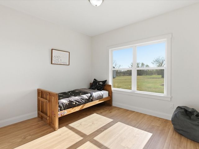 828 Old Tioga Road, Gunter, TX 75058