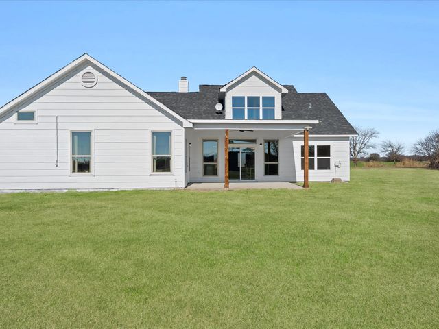 828 Old Tioga Road, Gunter, TX 75058