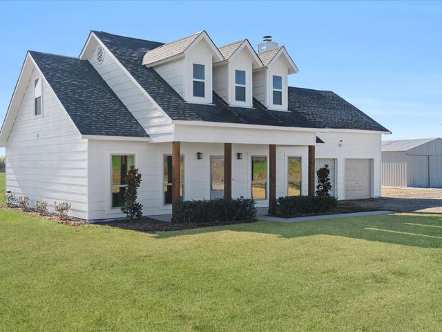 828 Old Tioga Road, Gunter, TX 75058