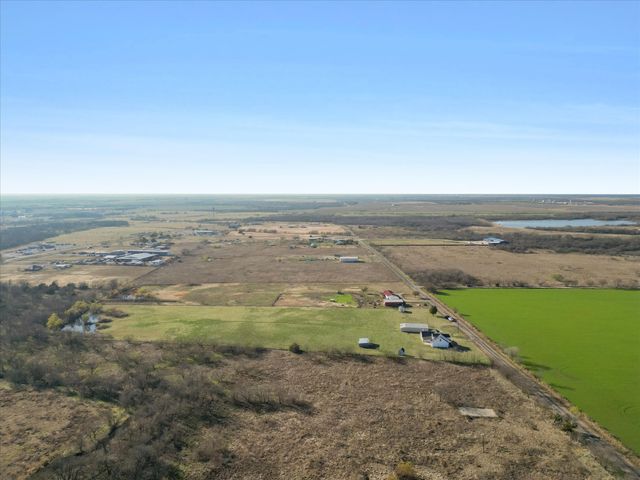 828 Old Tioga Road, Gunter, TX 75058